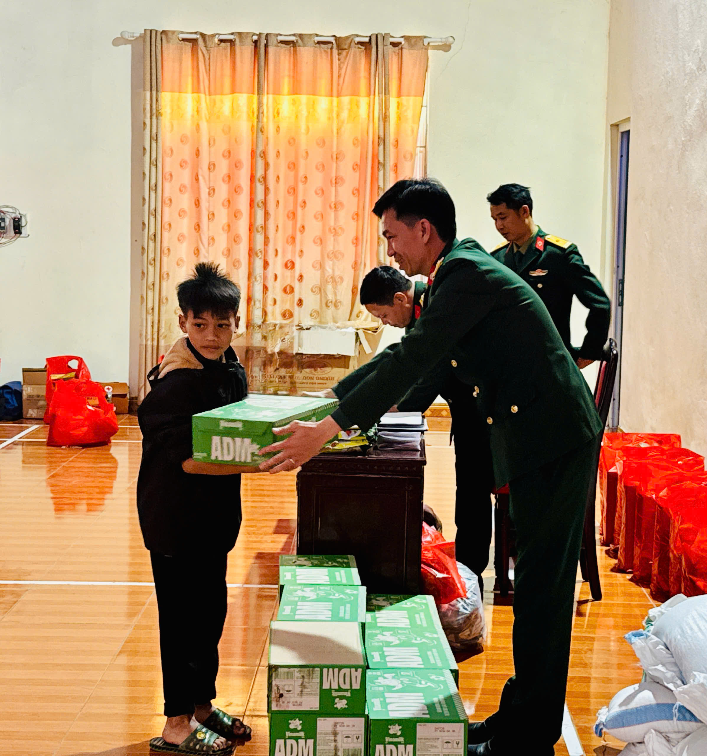 Anh-tin-bai